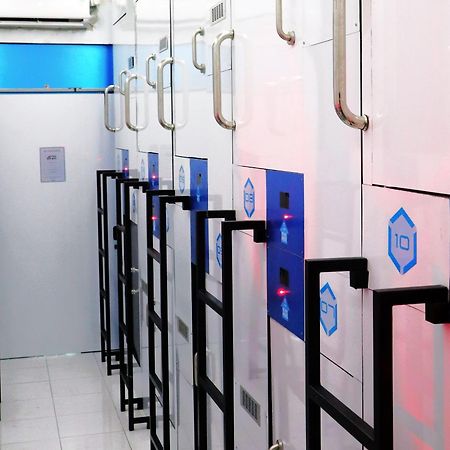 Tamu Capsule Hotel Kejayan Bagian luar foto